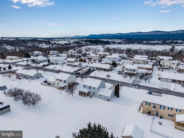 31 LONGSTREET DR, Carlisle, PA 17013