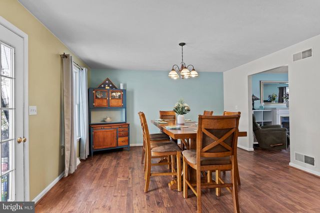 31 LONGSTREET DR, Carlisle, PA 17013