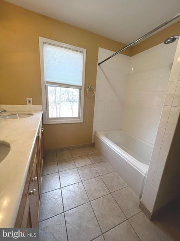 13283 MAIN AVE, Cobb Island, MD 20625