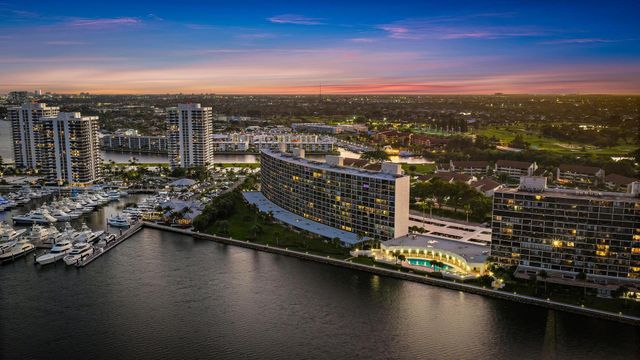 124 Lakeshore Drive 9290, North Palm Beach, FL 33408