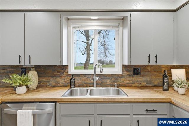 5171 Lardon Rd NE, Salem, OR 97305