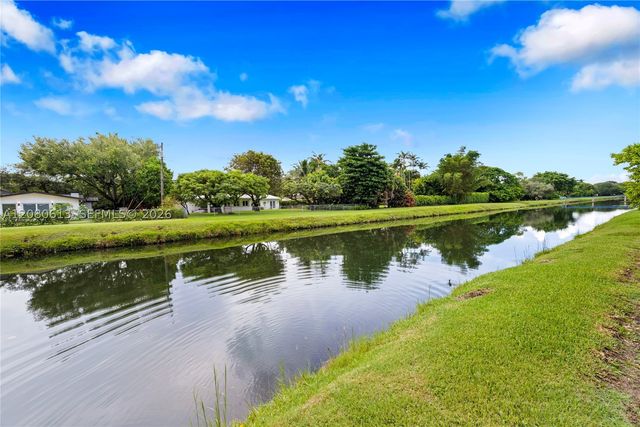 5971 SW 88th St, South Miami, FL 33156