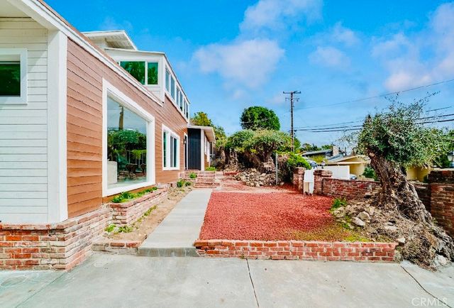 2423 Rockdell, La Crescenta, CA 91214