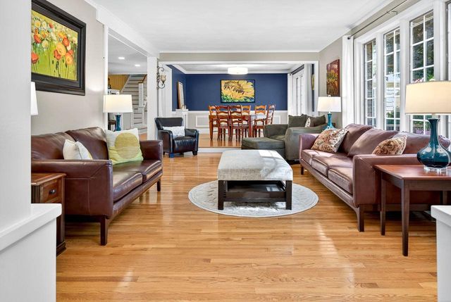 9 MEADOWBROOK LANE, Appleton, WI 54914