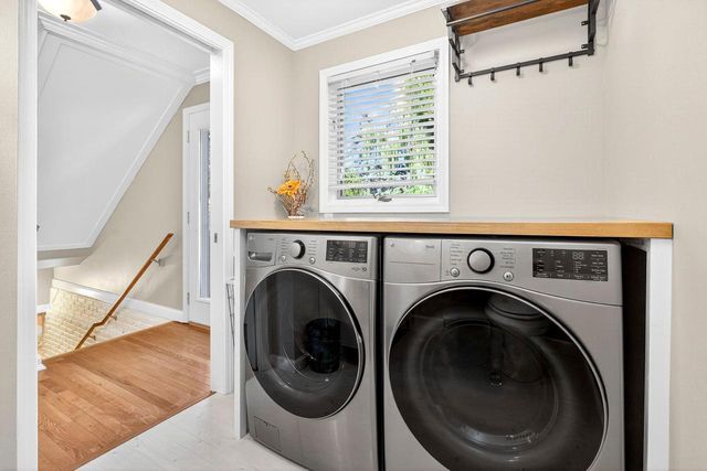 9 MEADOWBROOK LANE, Appleton, WI 54914