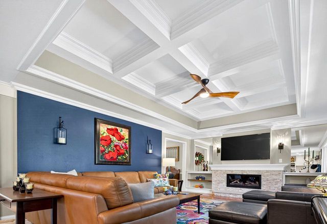 9 MEADOWBROOK LANE, Appleton, WI 54914