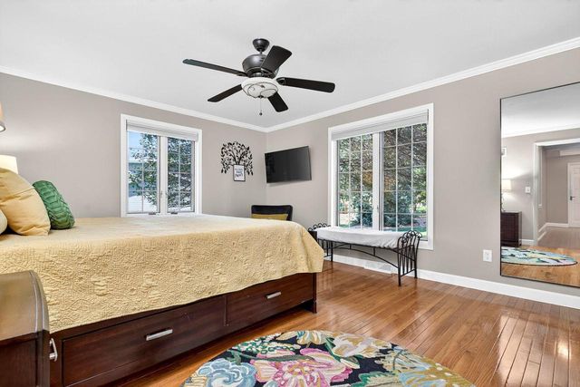 9 MEADOWBROOK LANE, Appleton, WI 54914