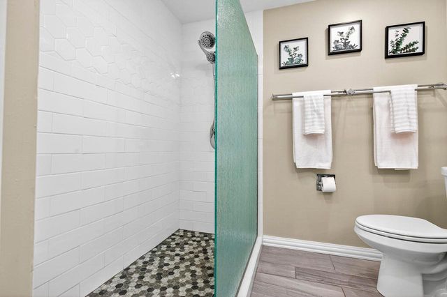 9 MEADOWBROOK LANE, Appleton, WI 54914