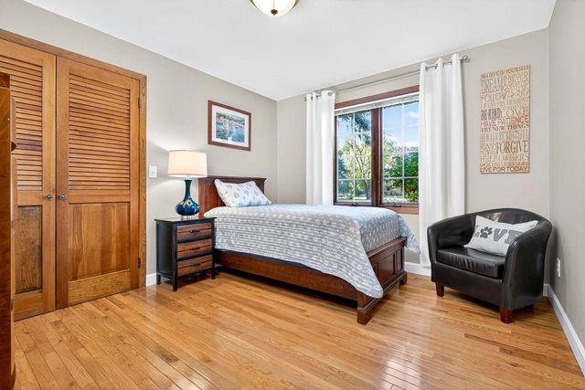 9 MEADOWBROOK LANE, Appleton, WI 54914