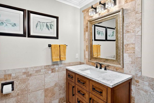 9 MEADOWBROOK LANE, Appleton, WI 54914