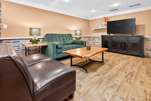 9 MEADOWBROOK LANE, Appleton, WI 54914