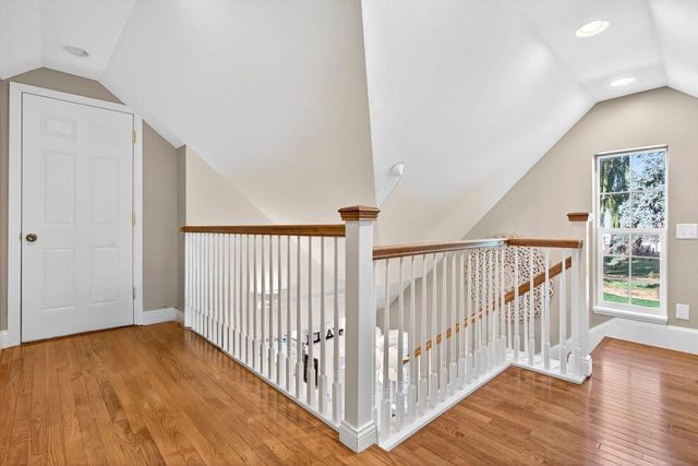 9 MEADOWBROOK LANE, Appleton, WI 54914