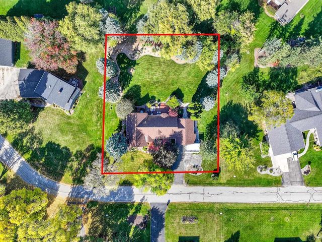 9 MEADOWBROOK LANE, Appleton, WI 54914