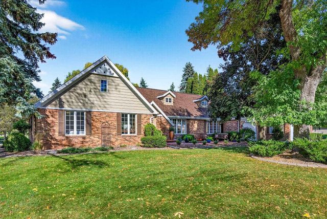 9 MEADOWBROOK LANE, Appleton, WI 54914