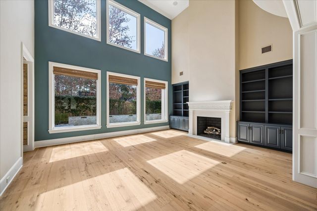 8 Greyton Lane, Bunker Hill Village, TX 77024