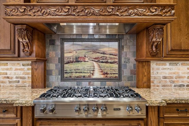 8 Greyton Lane, Bunker Hill Village, TX 77024