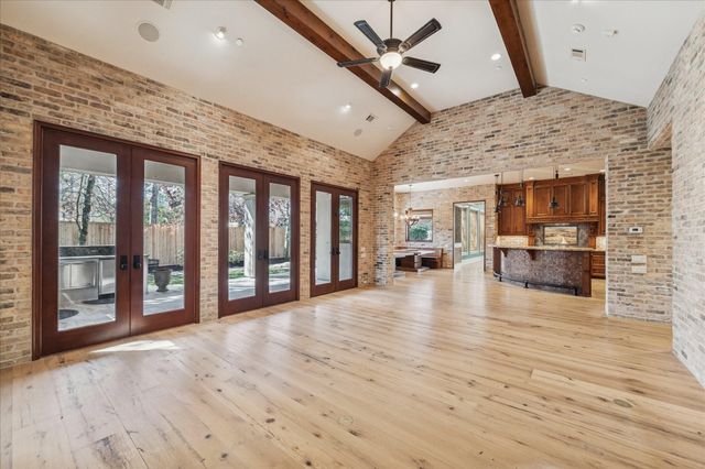 8 Greyton Lane, Bunker Hill Village, TX 77024