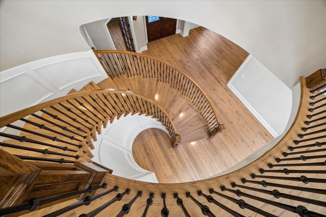 8 Greyton Lane, Bunker Hill Village, TX 77024