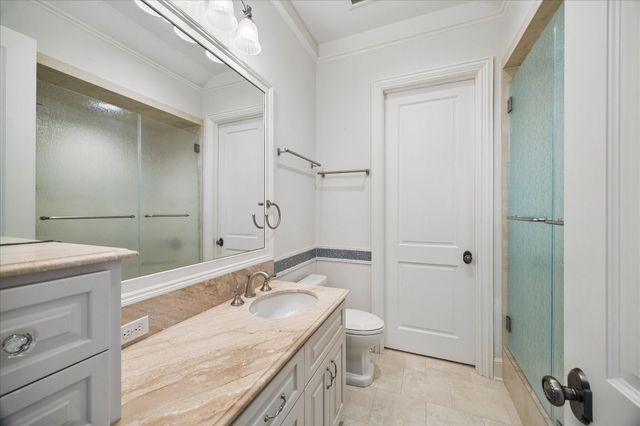 8 Greyton Lane, Bunker Hill Village, TX 77024