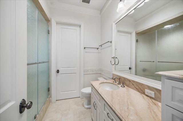 8 Greyton Lane, Bunker Hill Village, TX 77024