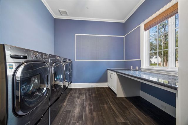 8 Greyton Lane, Bunker Hill Village, TX 77024