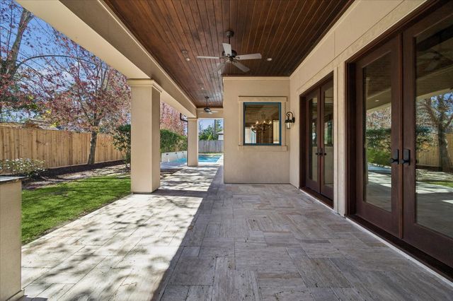 8 Greyton Lane, Bunker Hill Village, TX 77024