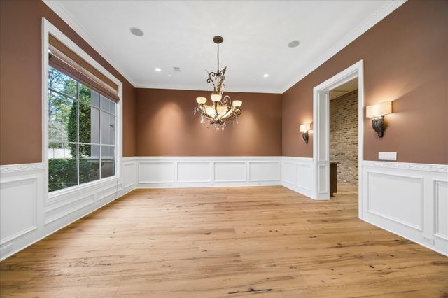 8 Greyton Lane, Bunker Hill Village, TX 77024