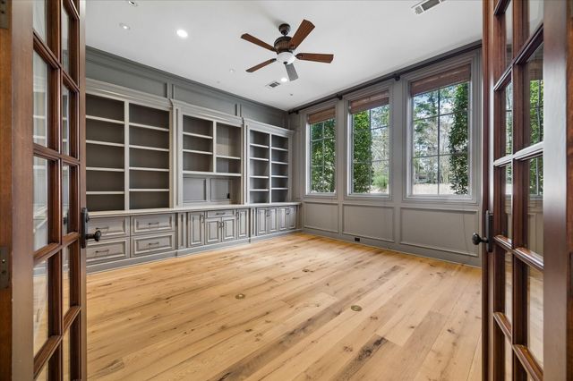 8 Greyton Lane, Bunker Hill Village, TX 77024