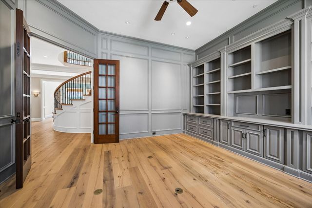 8 Greyton Lane, Bunker Hill Village, TX 77024