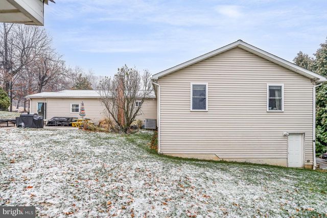 1340 WINDSOR RD, Red Lion, PA 17356