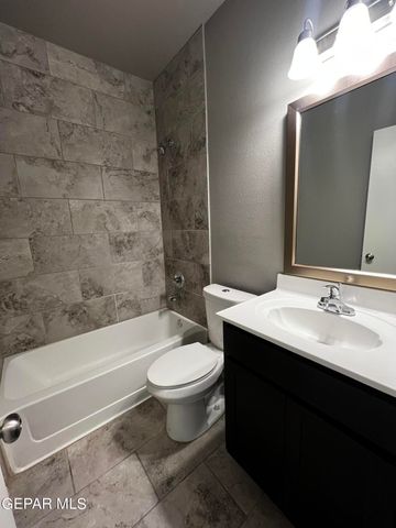 924 Coyote Melon Drive, Socorro, TX 79927