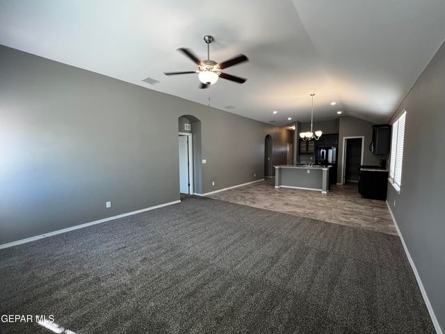 924 Coyote Melon Drive, Socorro, TX 79927