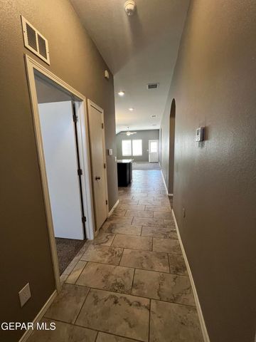 924 Coyote Melon Drive, Socorro, TX 79927