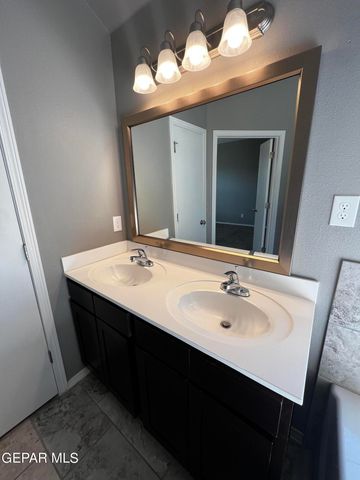 924 Coyote Melon Drive, Socorro, TX 79927