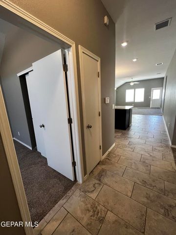 924 Coyote Melon Drive, Socorro, TX 79927