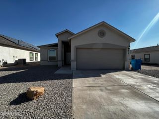 924 Coyote Melon Drive, Socorro, TX 79927