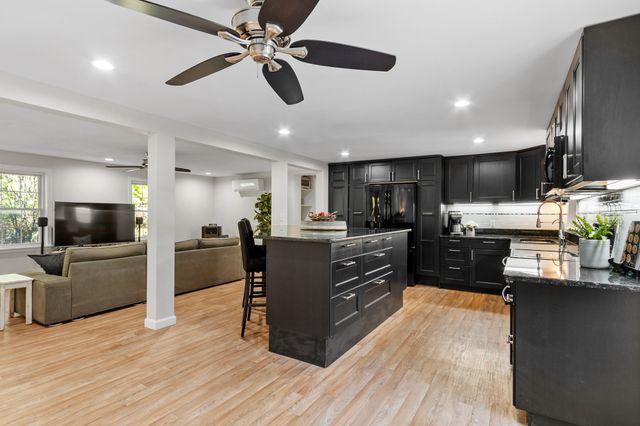 329 New Boston Rd, Sturbridge, MA 01566
