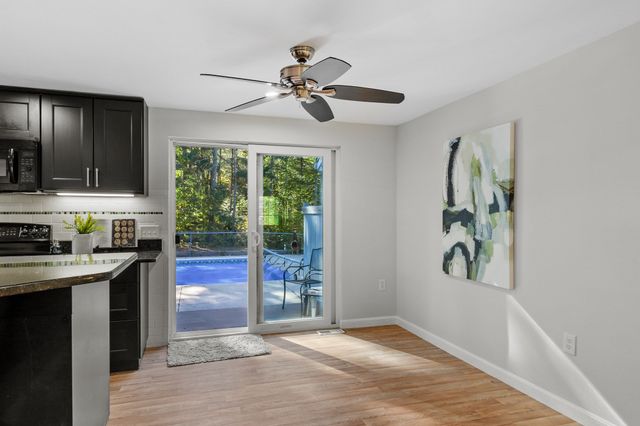 329 New Boston Rd, Sturbridge, MA 01566