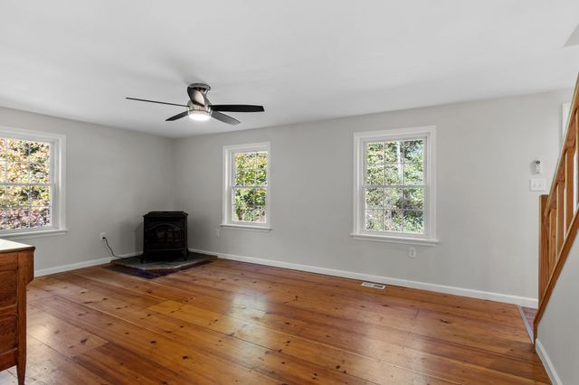 329 New Boston Rd, Sturbridge, MA 01566