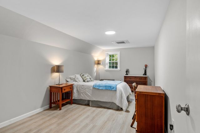 329 New Boston Rd, Sturbridge, MA 01566