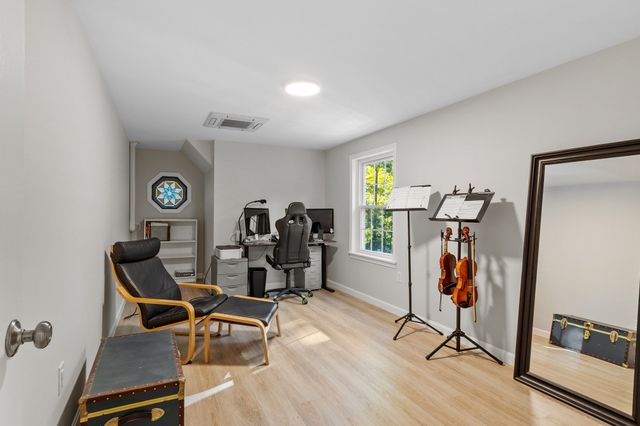 329 New Boston Rd, Sturbridge, MA 01566