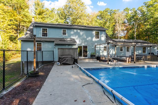 329 New Boston Rd, Sturbridge, MA 01566
