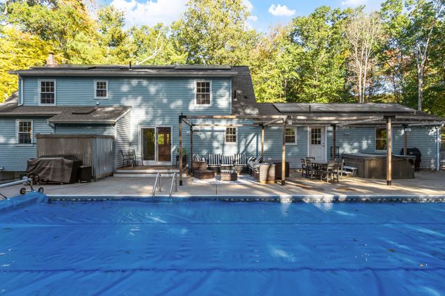 329 New Boston Rd, Sturbridge, MA 01566