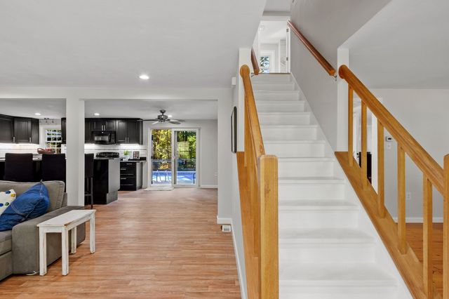329 New Boston Rd, Sturbridge, MA 01566