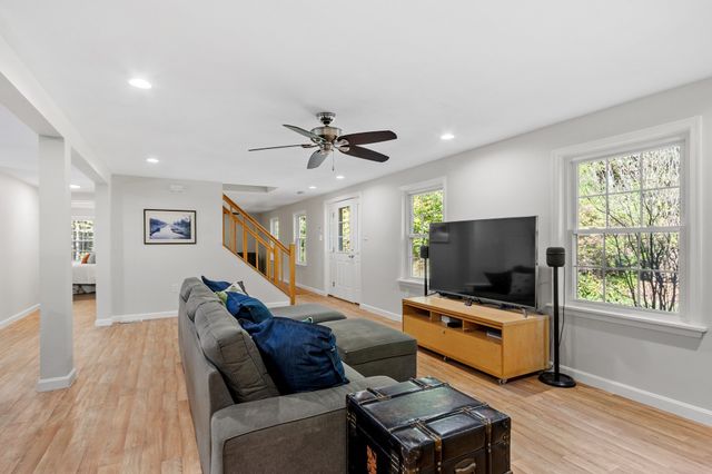 329 New Boston Rd, Sturbridge, MA 01566