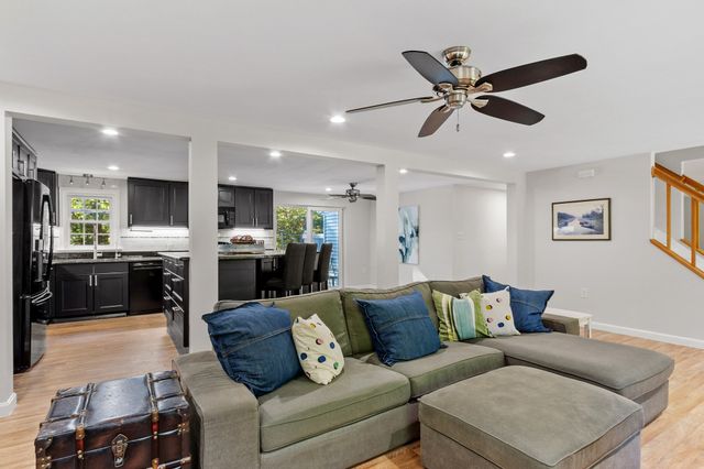 329 New Boston Rd, Sturbridge, MA 01566