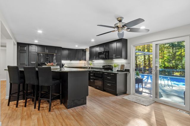 329 New Boston Rd, Sturbridge, MA 01566