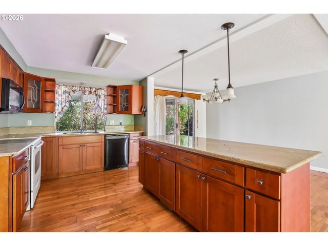 11892 Sw MORNING HILL Dr, Portland, OR 97223