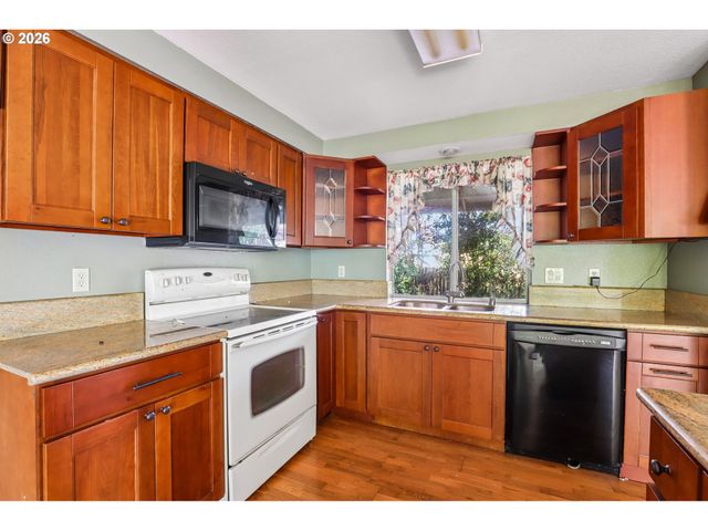 11892 Sw MORNING HILL Dr, Portland, OR 97223