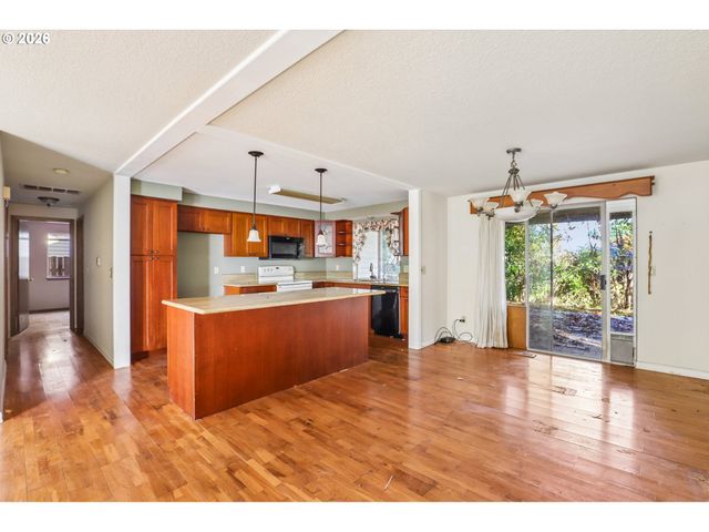 11892 Sw MORNING HILL Dr, Portland, OR 97223